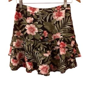 American Eagle Floral Skirt with Ruffles S